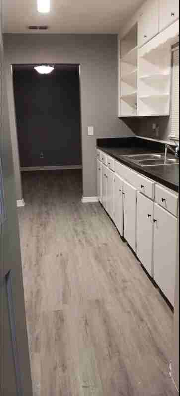 523 Oak Ave - Photo 2 of 11