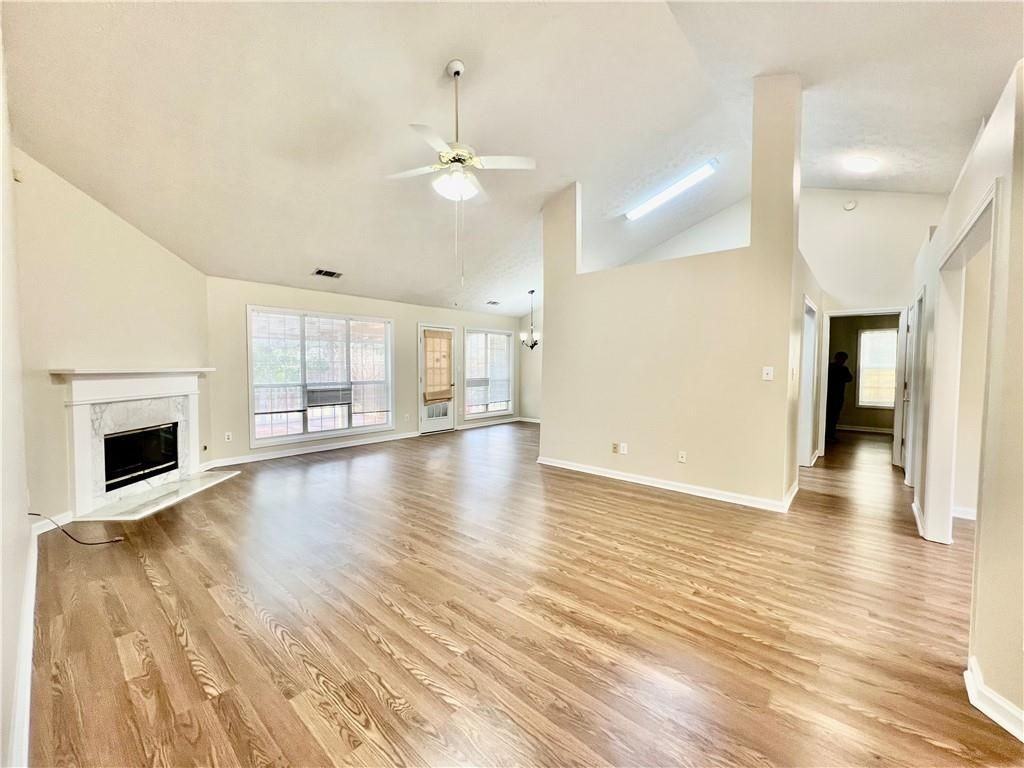 3287 Crossfield Ln - Photo 3 of 27