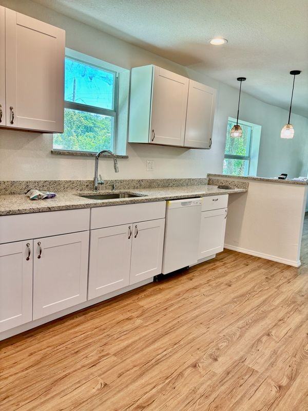 918 Wager Ave - Photo 2 of 6