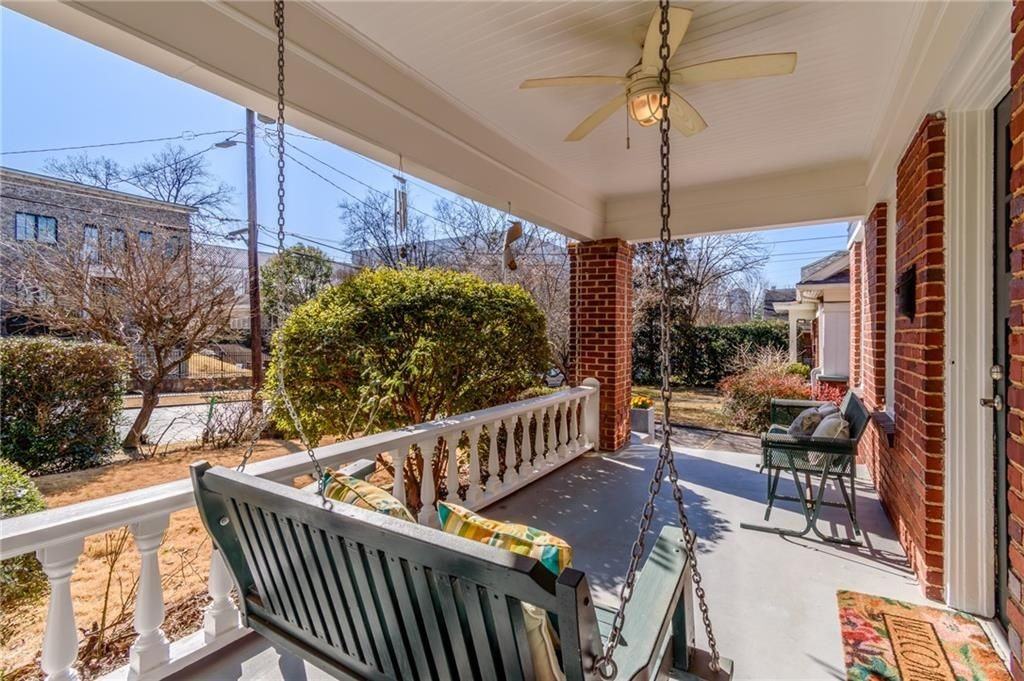 628 Cooledge Ave Ne - Photo 5 of 50