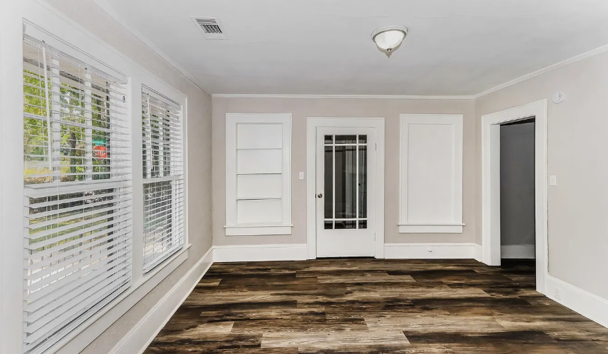 1915 Beech Ave - Photo 6 of 14