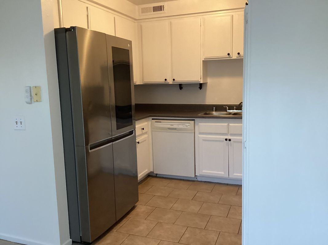 1430 W Badillo St - Photo 2 of 3