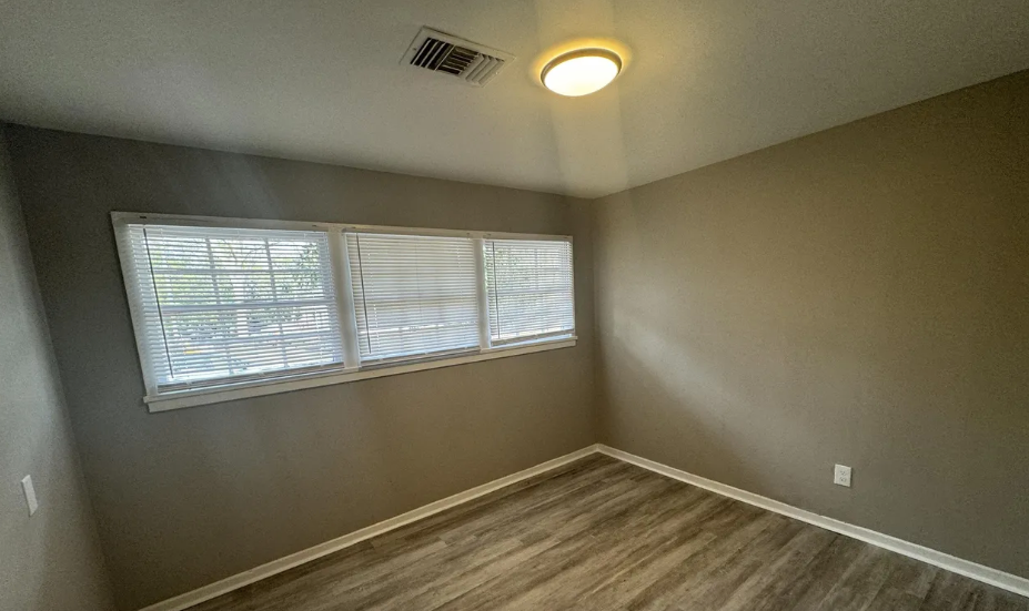 2930 Oldknow Dr Nw - Photo 4 of 8