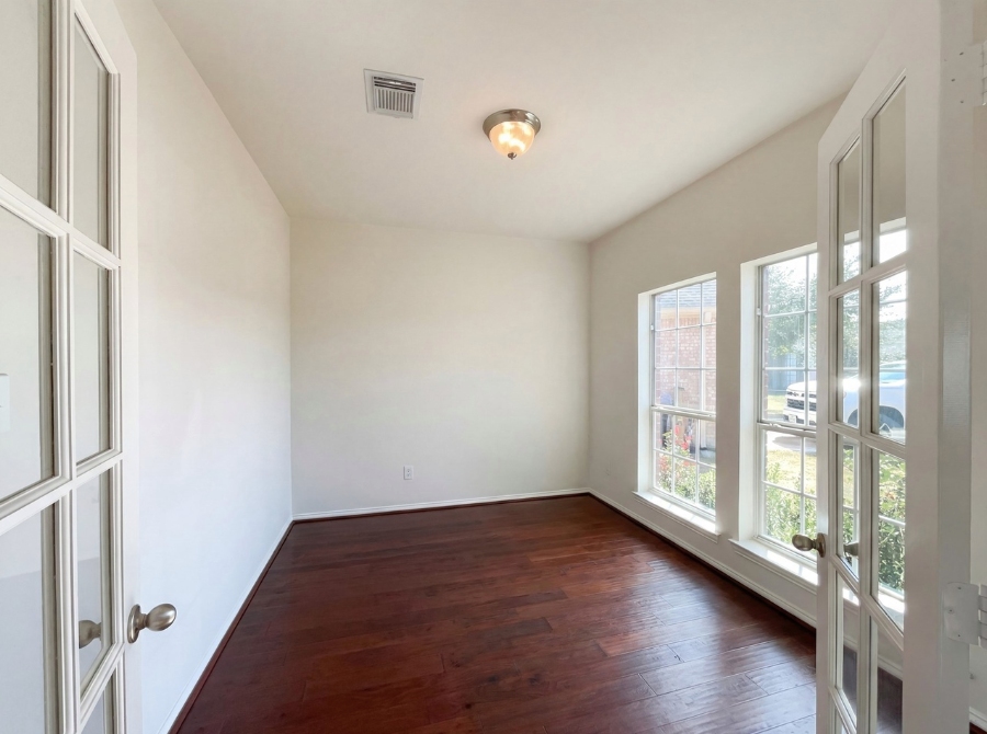 200 Rippling Creek Ln - Photo 6 of 22