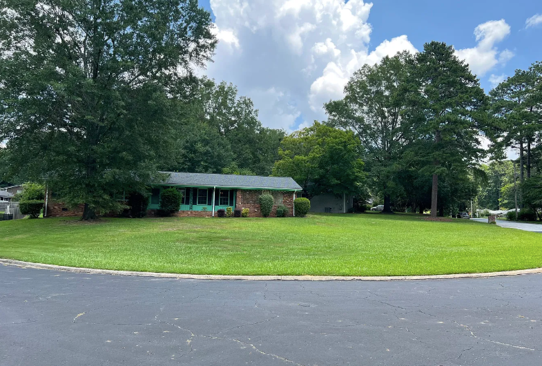 2935 Heather Dr - Photo 4 of 6