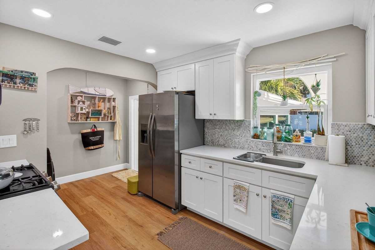 741 Lantana Ave - Photo 7 of 42