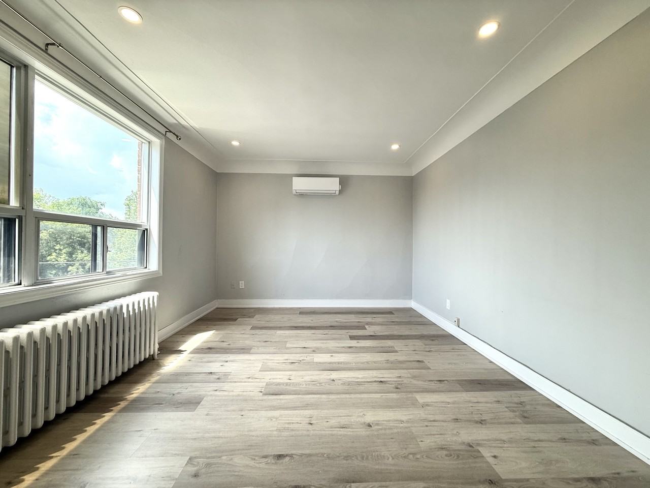 1 East 35th St - Photo 5 of 10