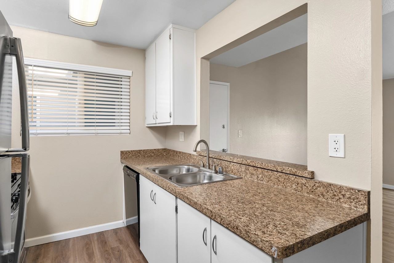 Menlo Pointe - Photo 2 of 47