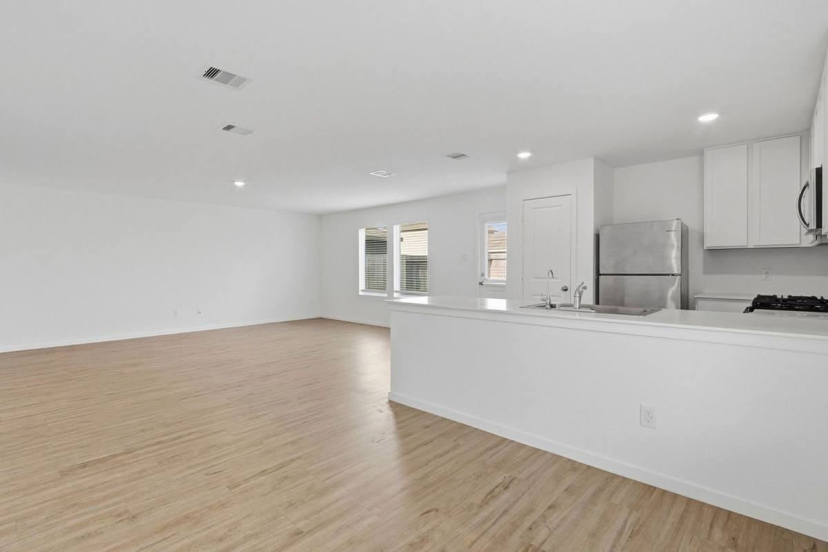 21006 Longwitton Ln - Photo 7 of 10