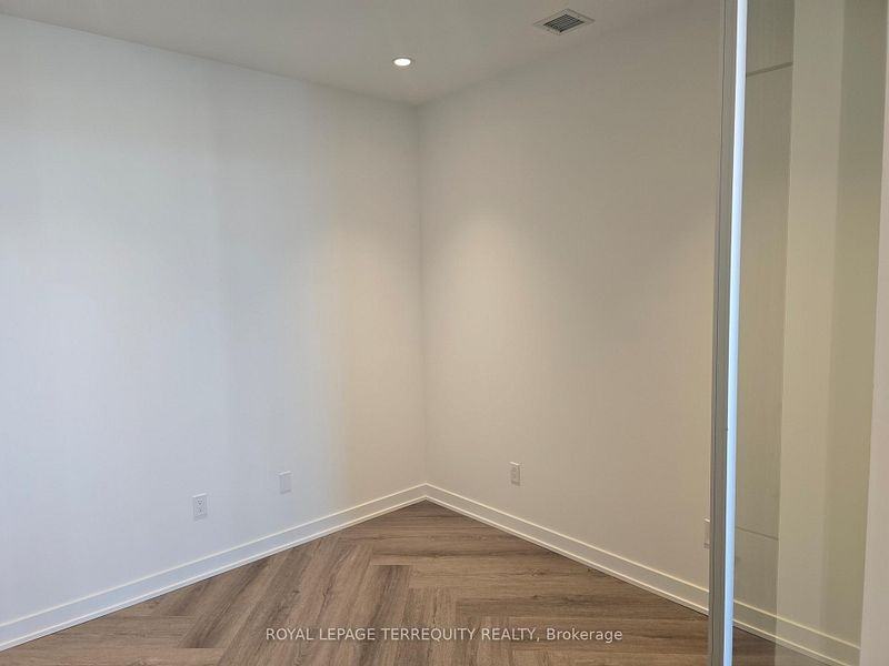 1007 The Queensway #906 - Photo 5 of 15