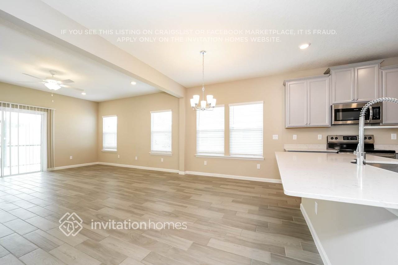 11243 Oyster Creek Rd - Photo 5 of 17