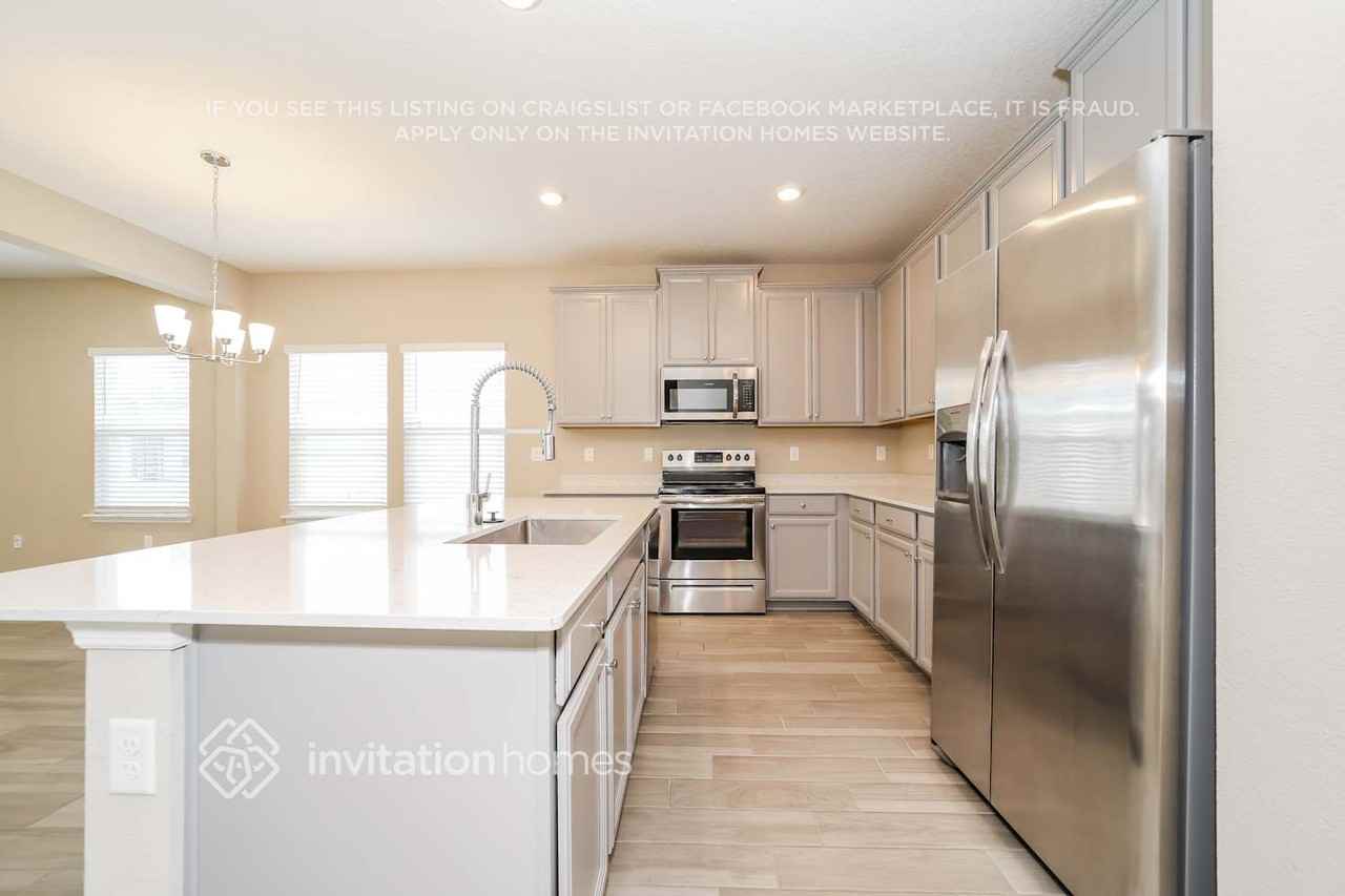 11243 Oyster Creek Rd - Photo 7 of 17