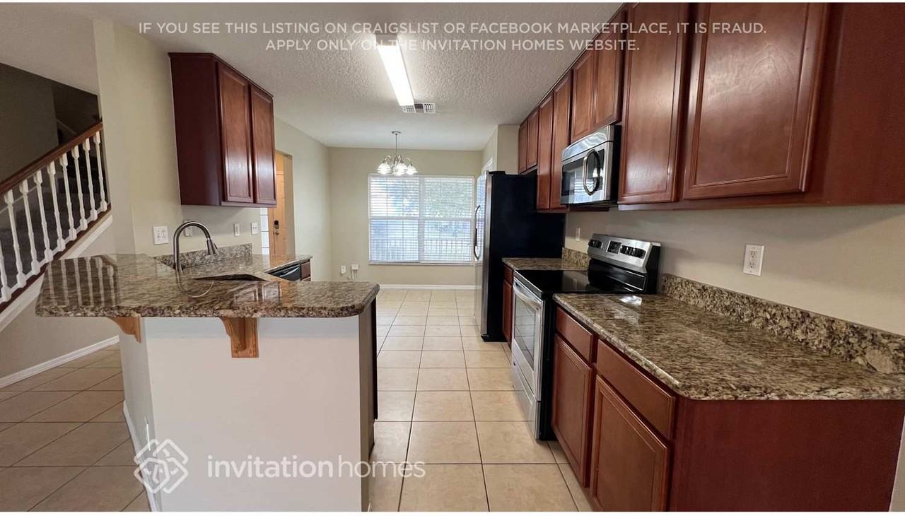 365 Marco Ct - Photo 3 of 16