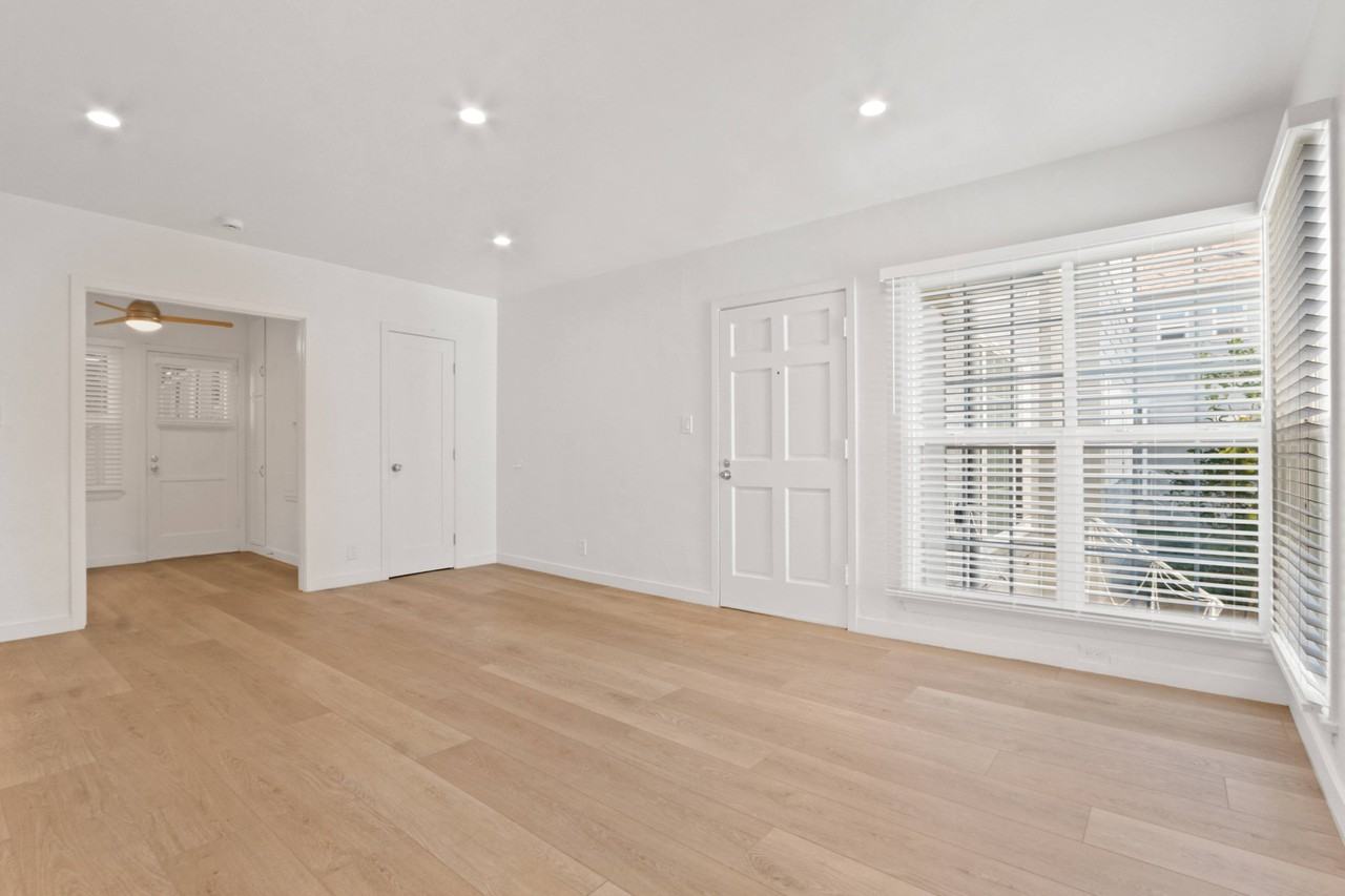 805 23rd Street - Photo 2 of 22