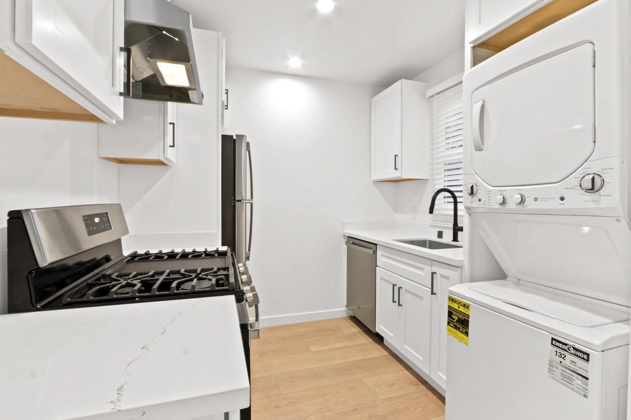 805 23rd Street - Photo 3 of 22