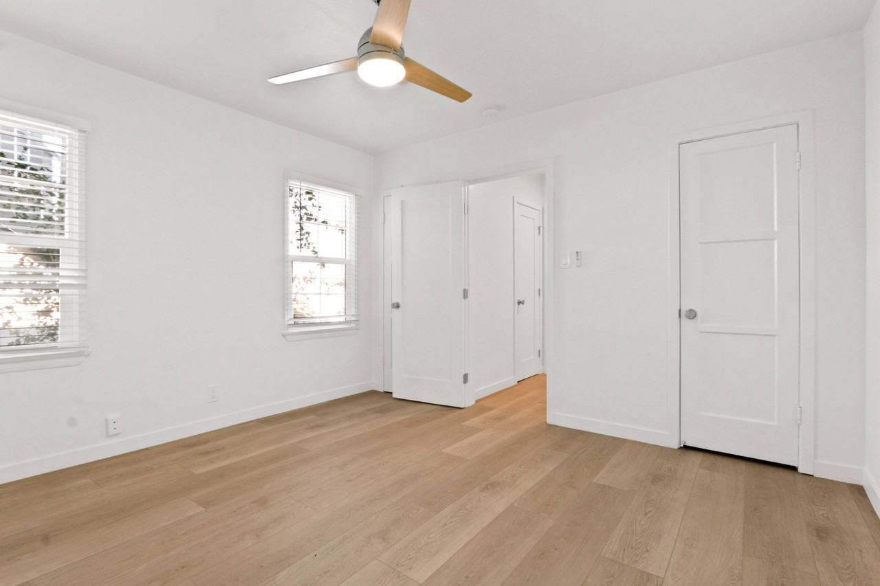 805 23rd Street - Photo 6 of 22