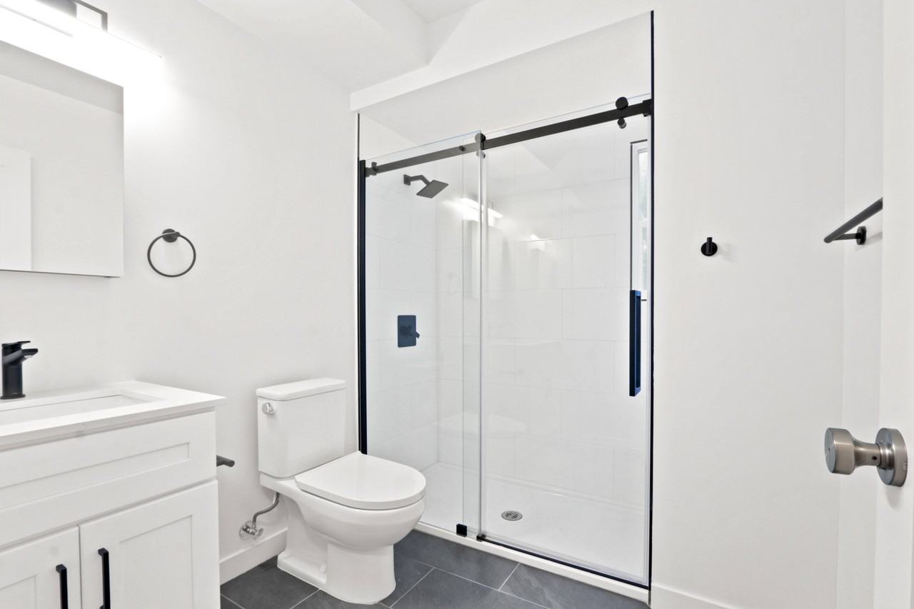 805 23rd Street - Photo 7 of 22