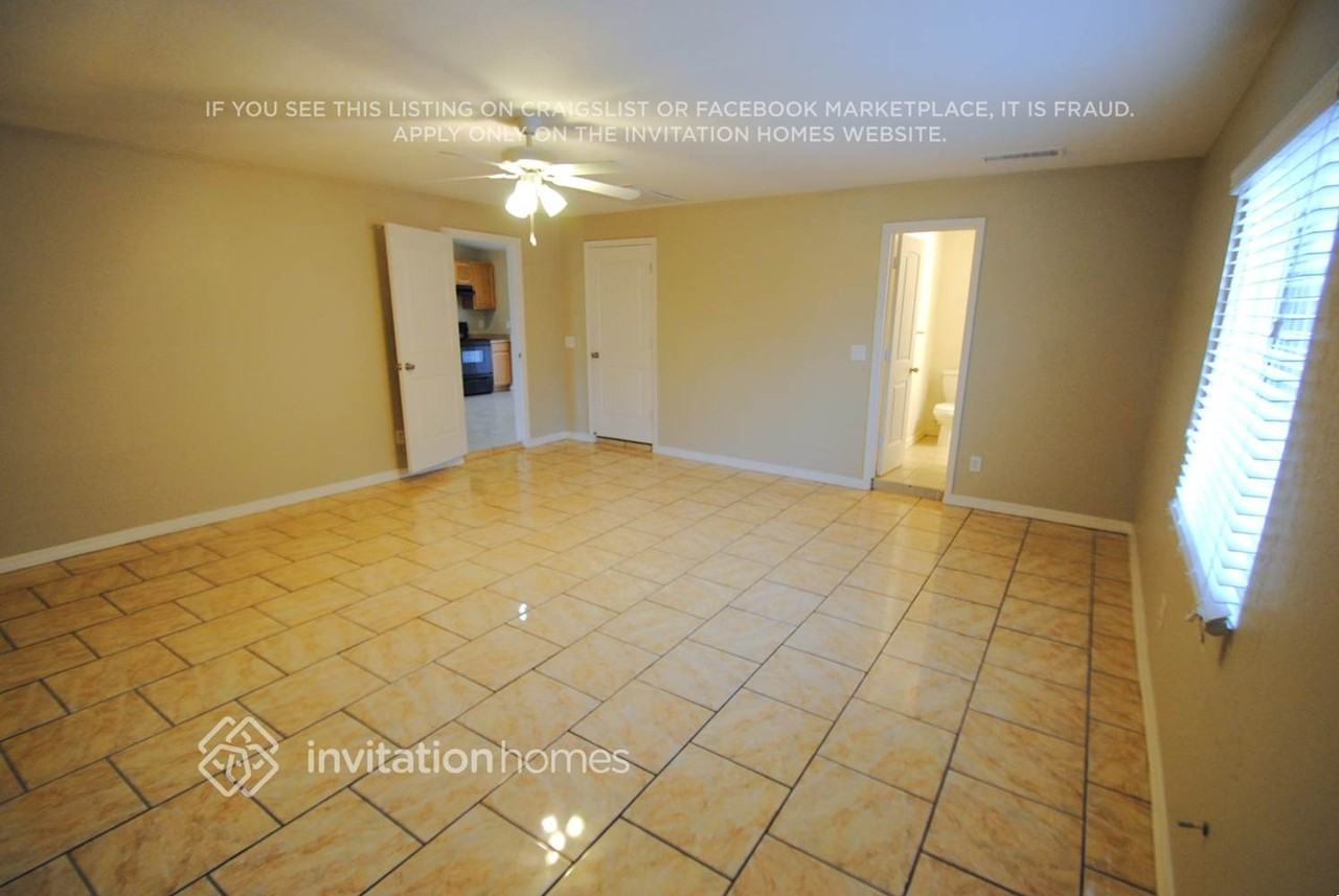 6755 W Catalina Dr - Photo 2 of 10