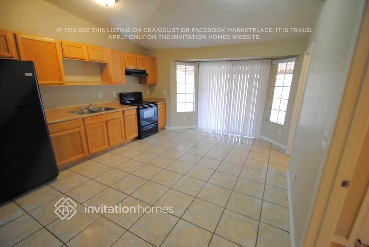 6755 W Catalina Dr - Photo 3 of 10