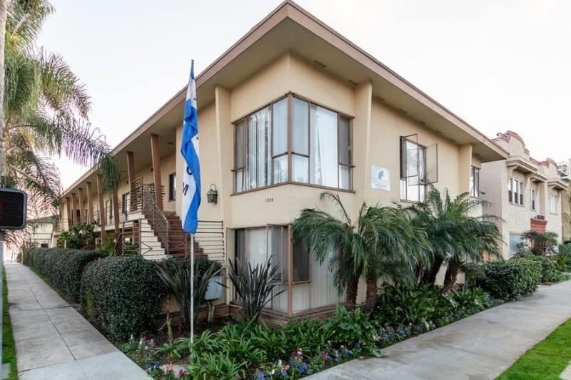 Long Beach Terraces - Photo 2 of 27