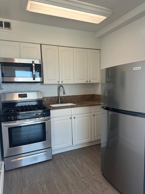 Long Beach Terraces - Photo 4 of 27