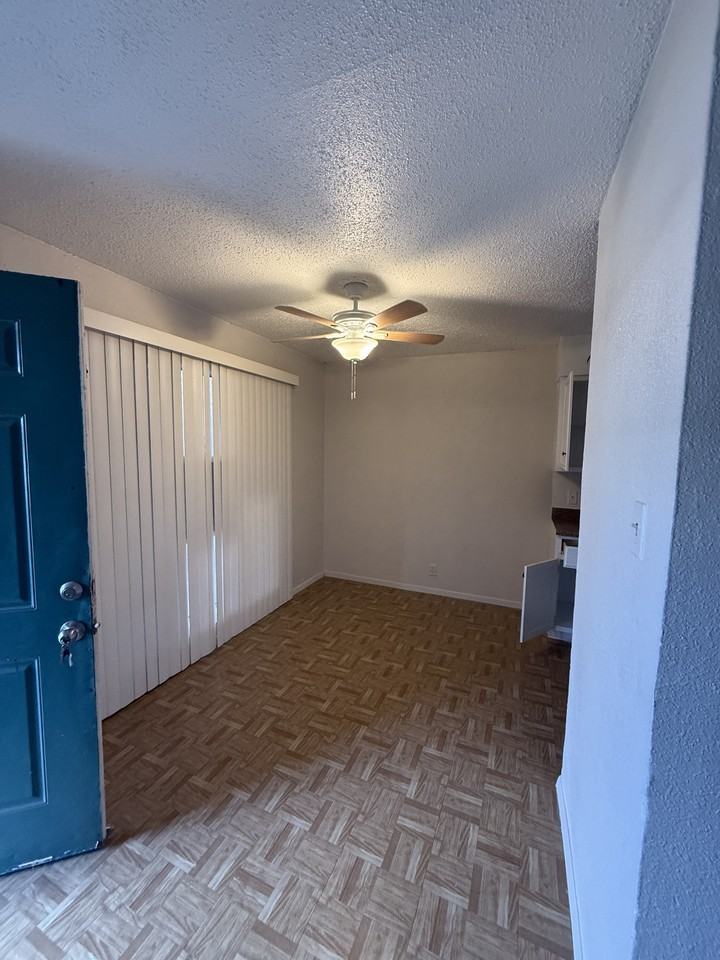 8445 Winkler Dr - Photo 6 of 15