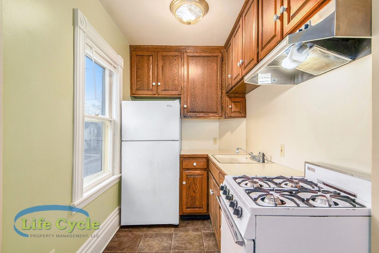 310 Union Ave Se #2 - Photo 7 of 16