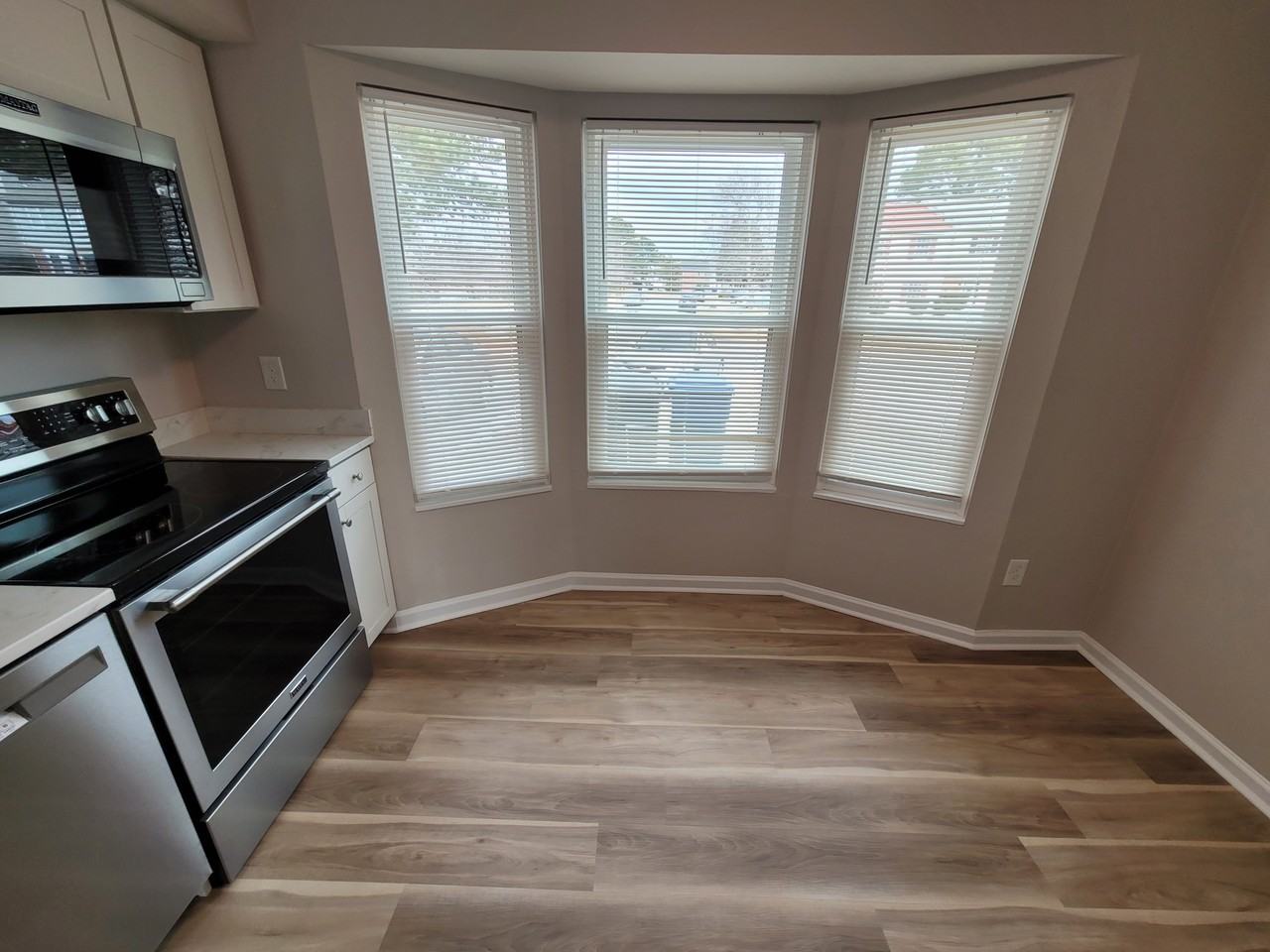 6002 Edgelake Dr #1 - Photo 4 of 12