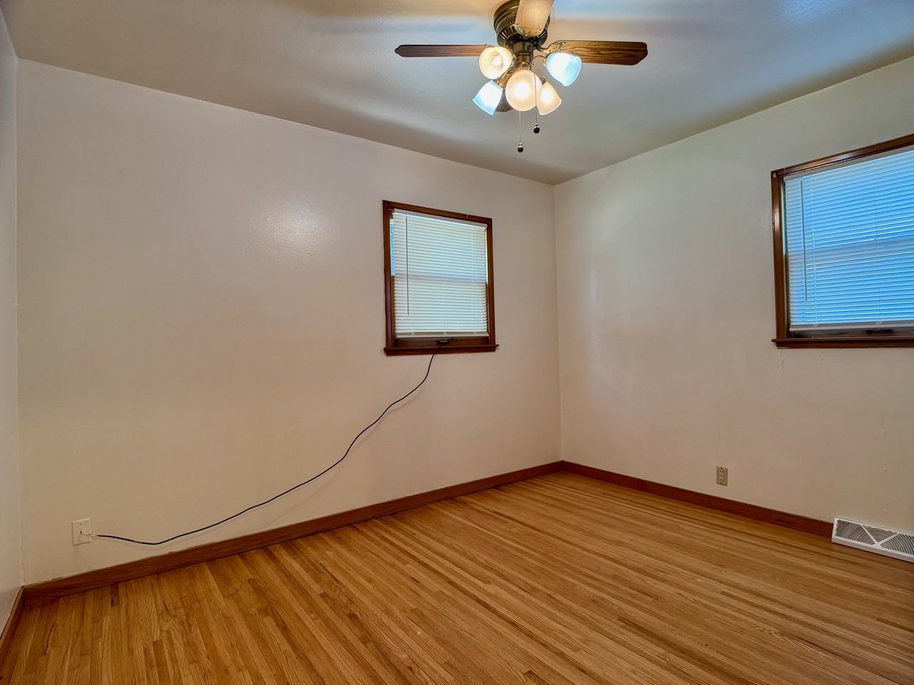 1517 Margaretha Ave #1 - Photo 6 of 10