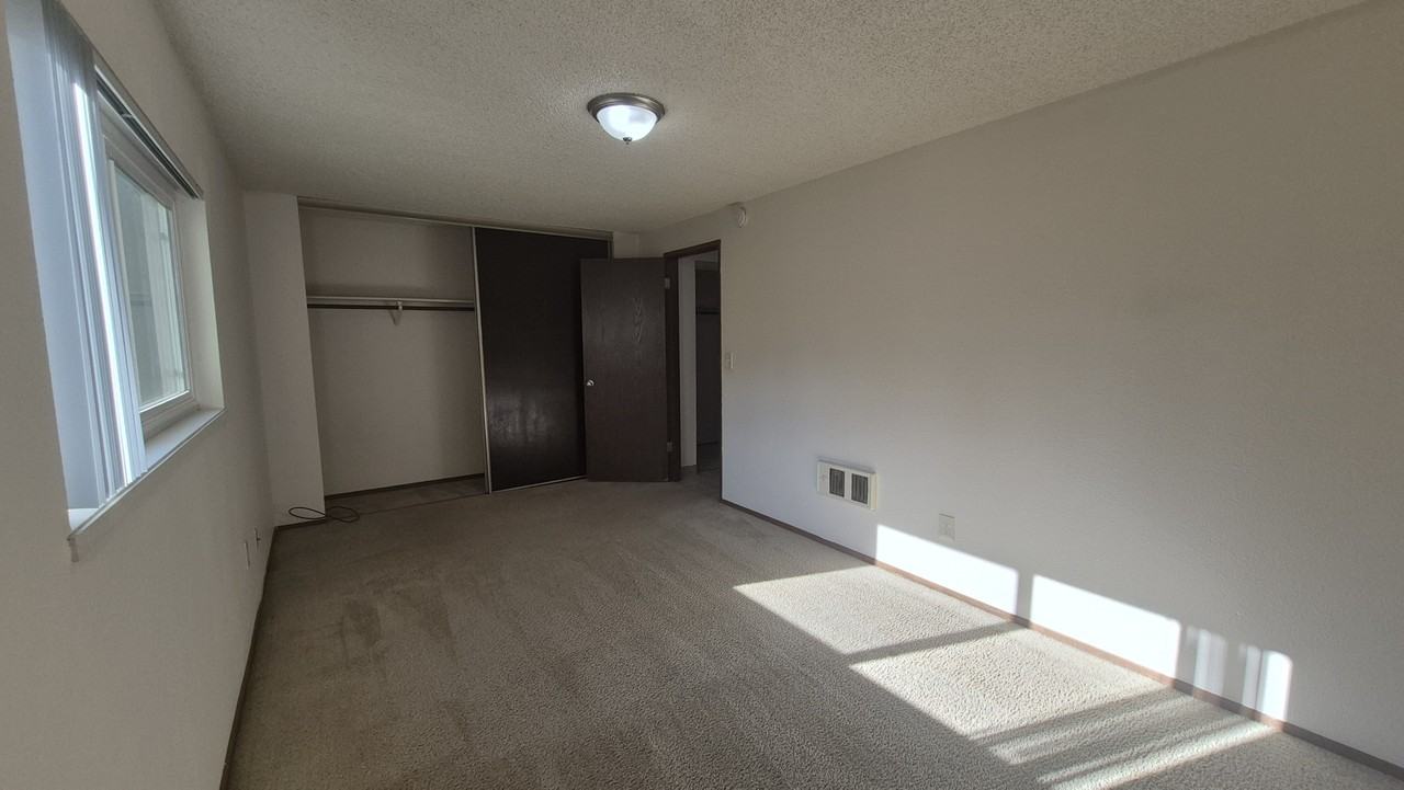 1343 Ne Hogan Pl #1343 - Photo 3 of 14