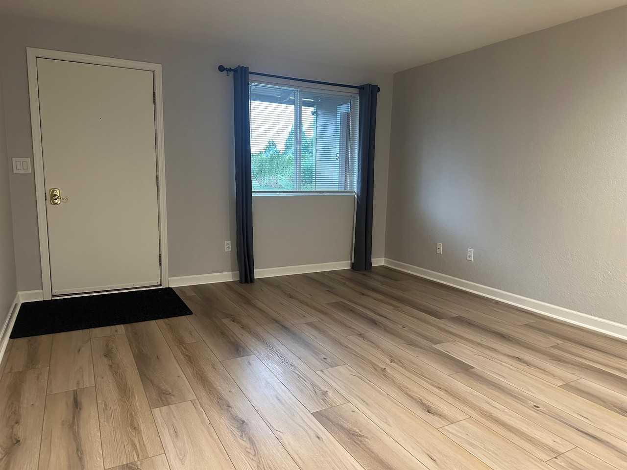 319 E Park St #4 - Photo 2 of 19