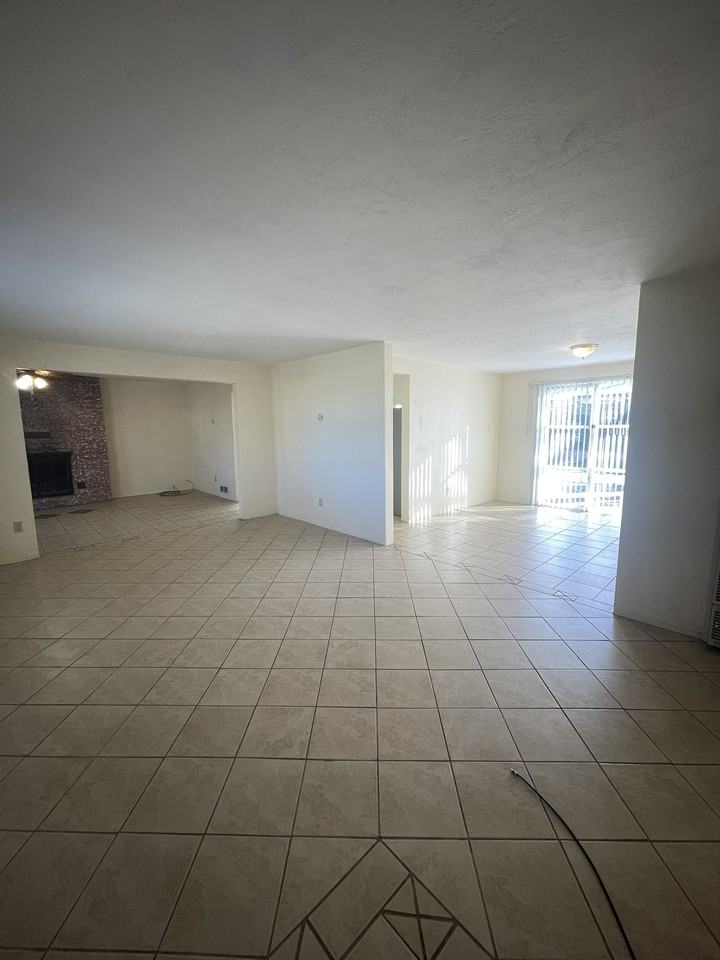 3112 Colorado St Ne #1 - Photo 3 of 50