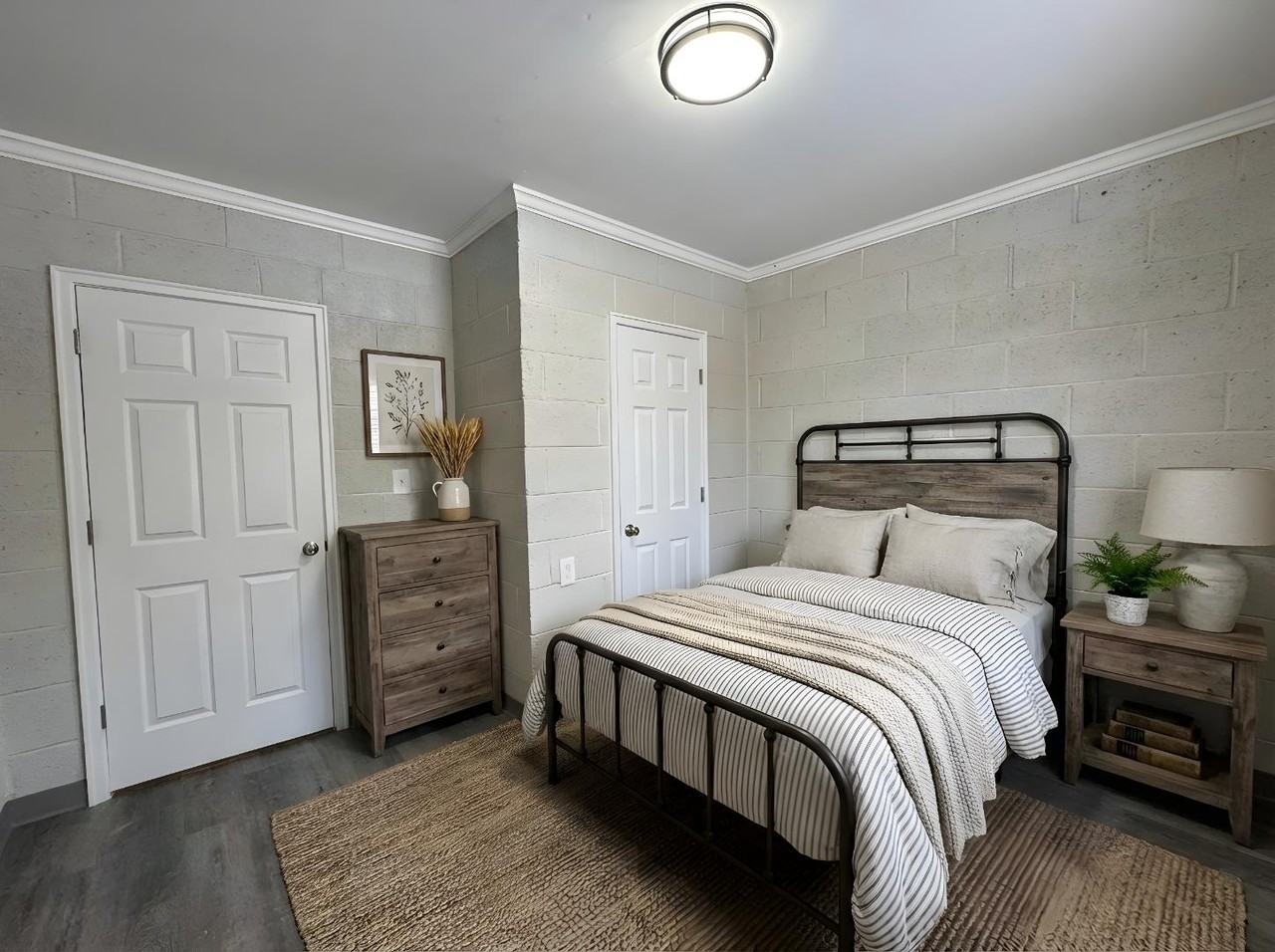 303 Hay St - Photo 7 of 10