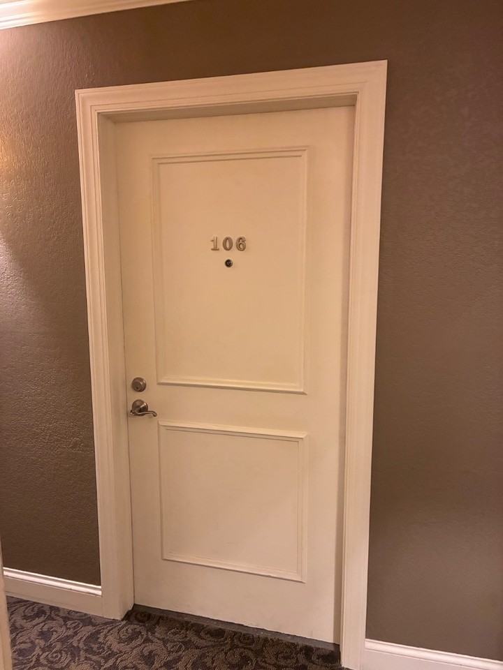 2222 E Belleview Pl - Photo 4 of 20