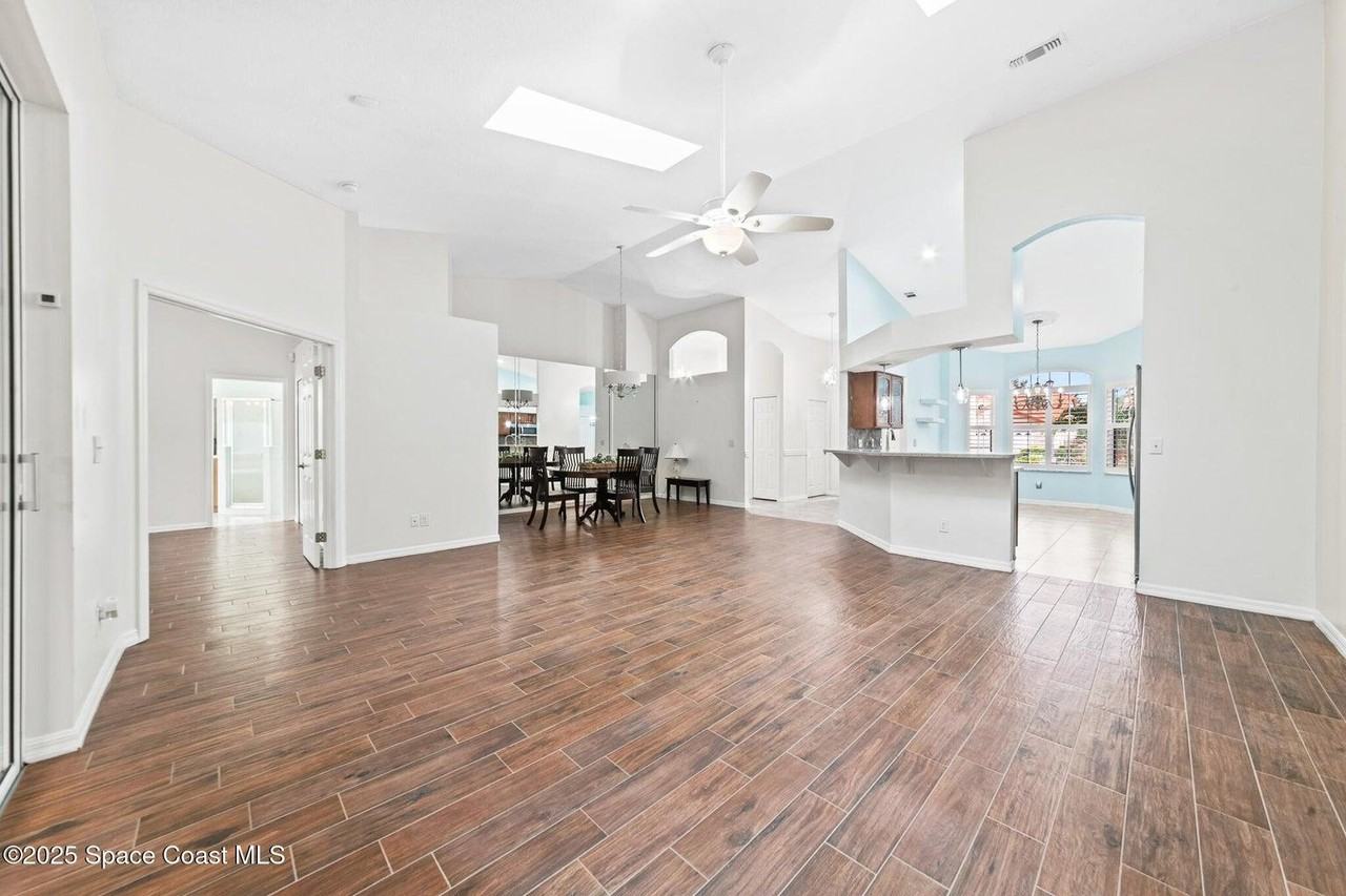 7701 Candlewick Dr - Photo 6 of 11