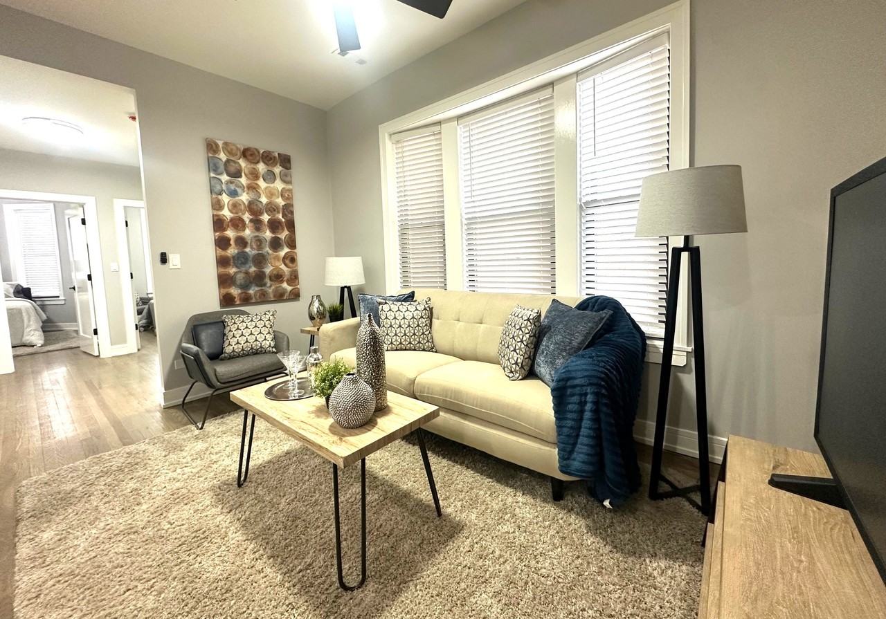 3840 N Wilton Ave #2 - Photo 4 of 20