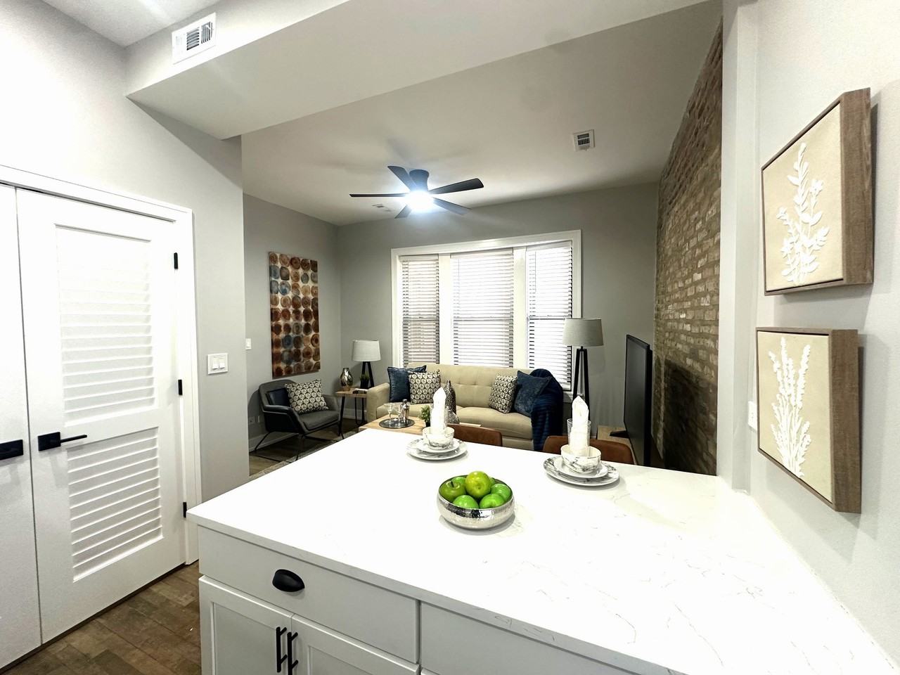 3840 N Wilton Ave #2 - Photo 7 of 20