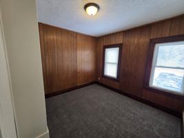 featured image of 393 Cross St #393