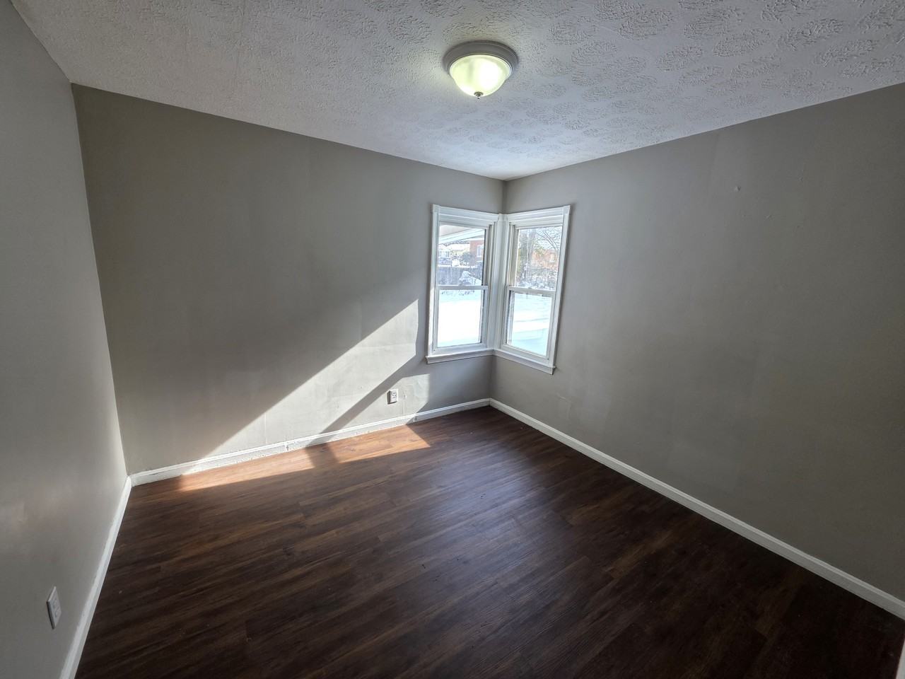 1047 Yukon Ave #NA - Photo 6 of 8