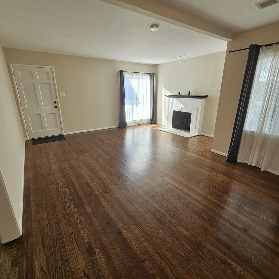 412 Elm Ave #NA - Photo 2 of 15