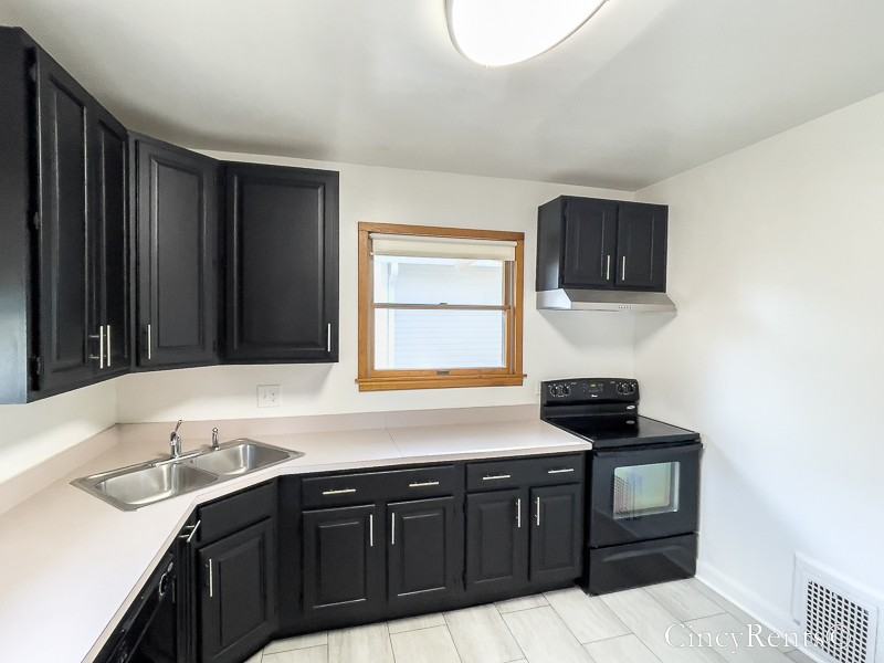 3538 Burch Ave #2 - Photo 6 of 32