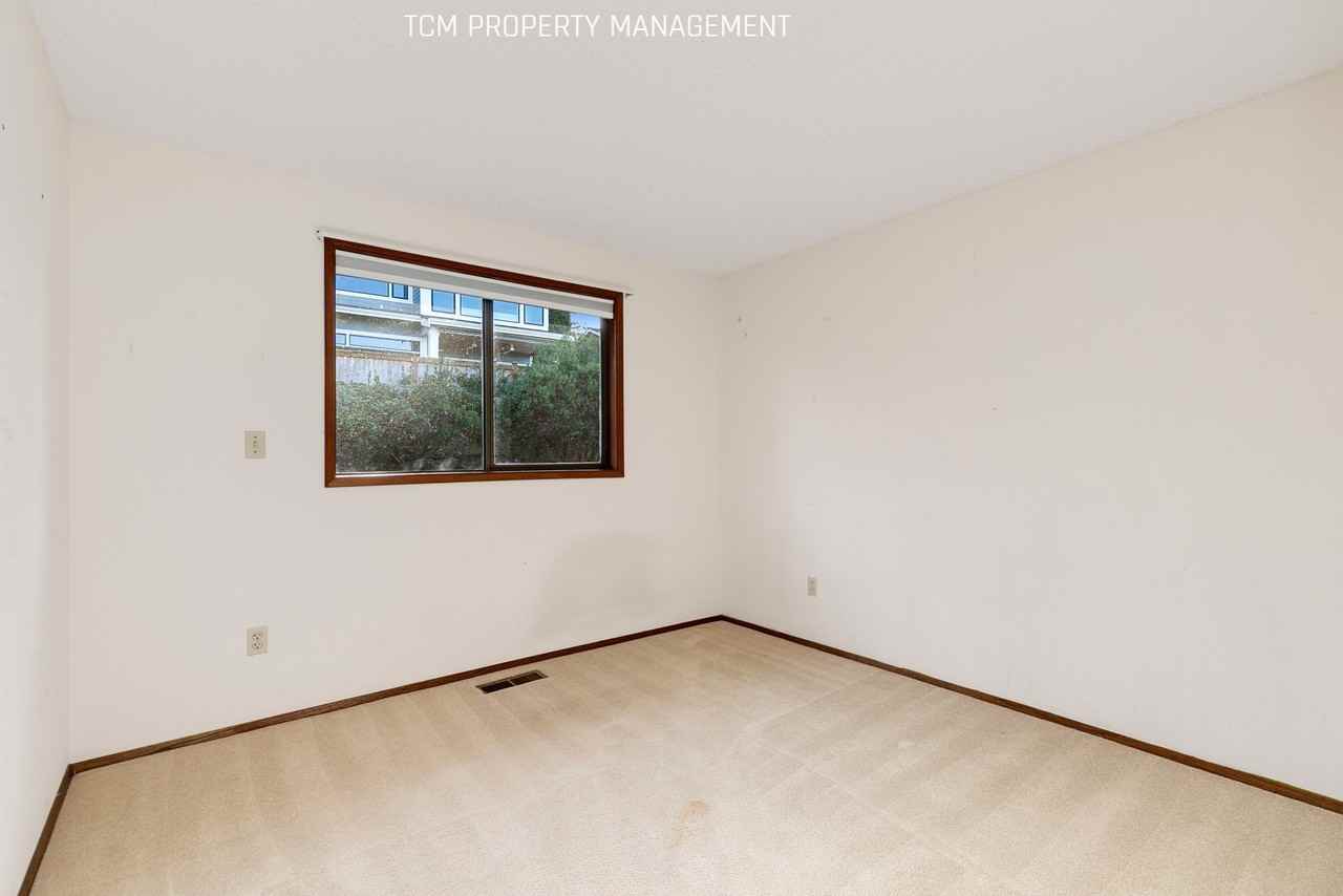 15313 Se 43rd Pl #NA - Photo 7 of 29