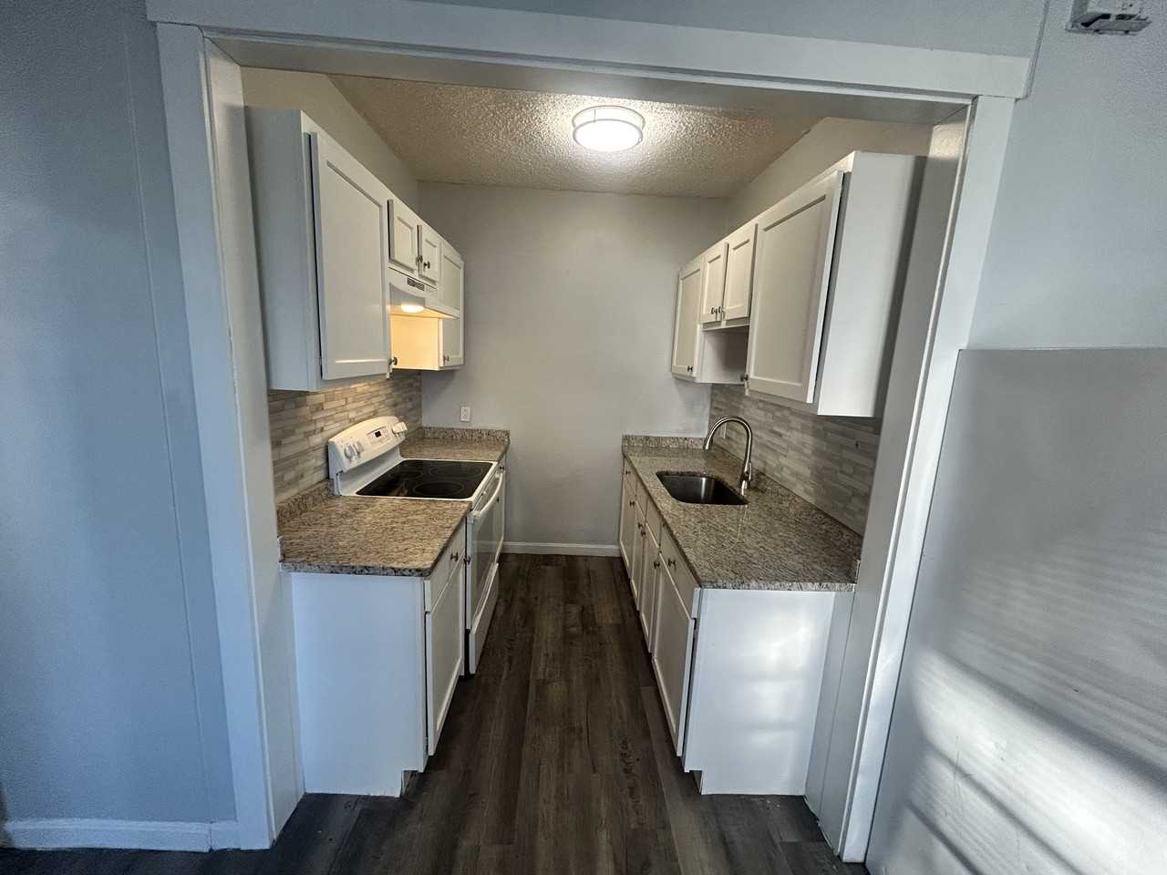 803 Essex St #1 - Photo 2 of 13