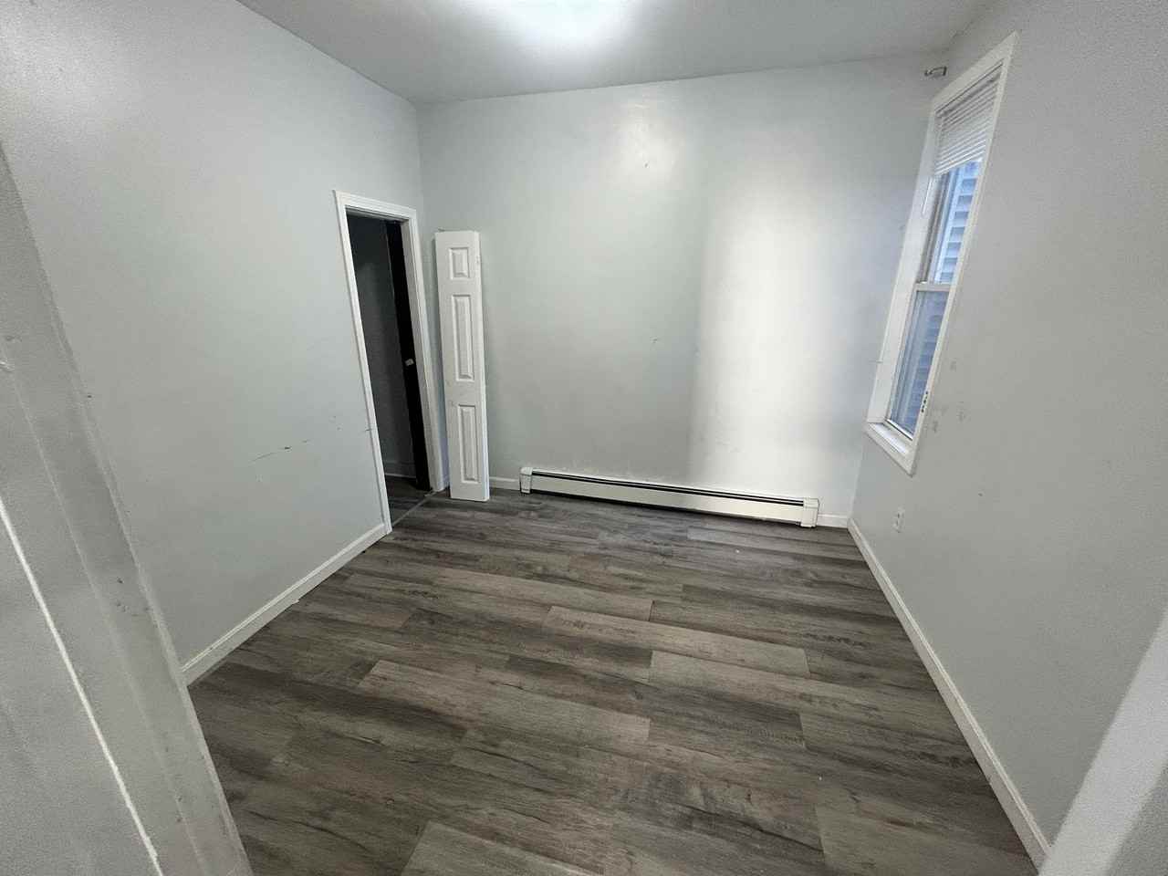 803 Essex St #1 - Photo 4 of 13