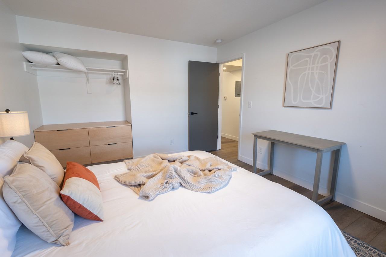 519 N Manhattan Ave #8 - Photo 2 of 50