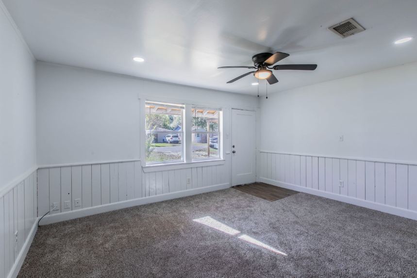 301 E Dumble St #NA - Photo 6 of 16