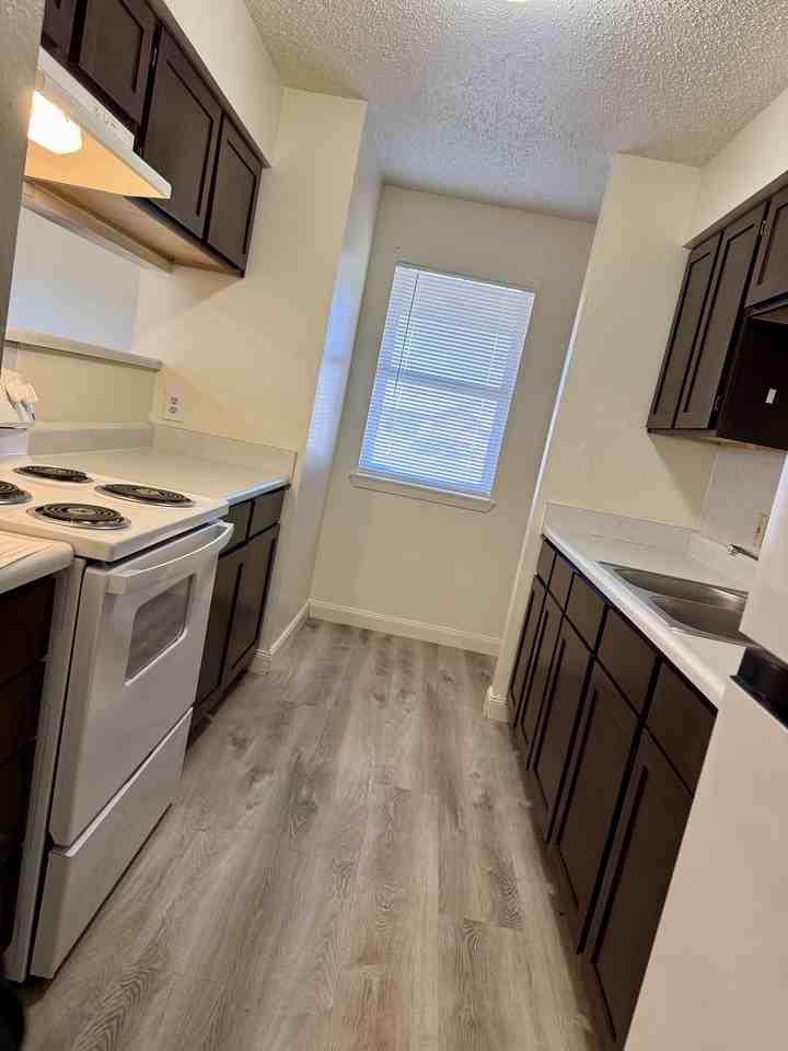 1333 E 22nd St #NA - Photo 3 of 9