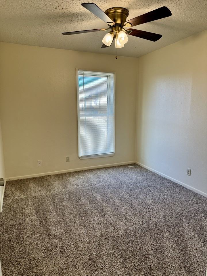 1333 E 22nd St #NA - Photo 6 of 9