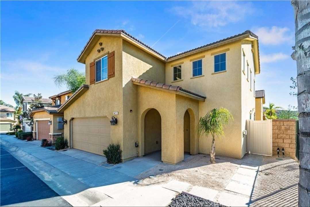 34213 Parkside Dr - Photo 2 of 50