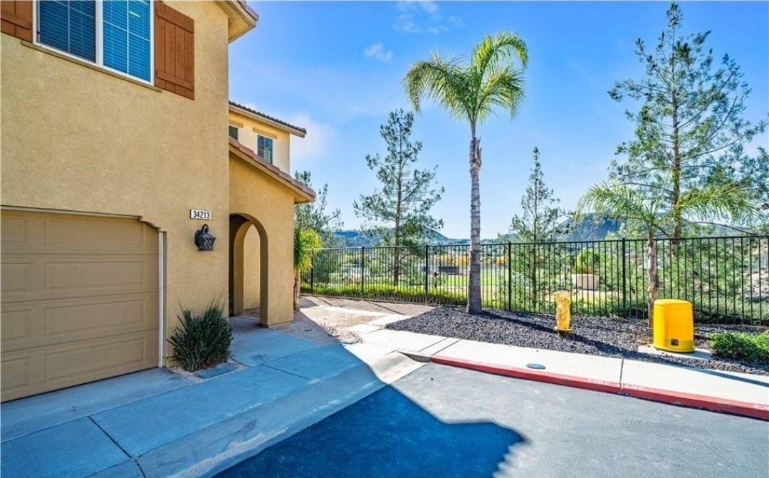 34213 Parkside Dr - Photo 6 of 50